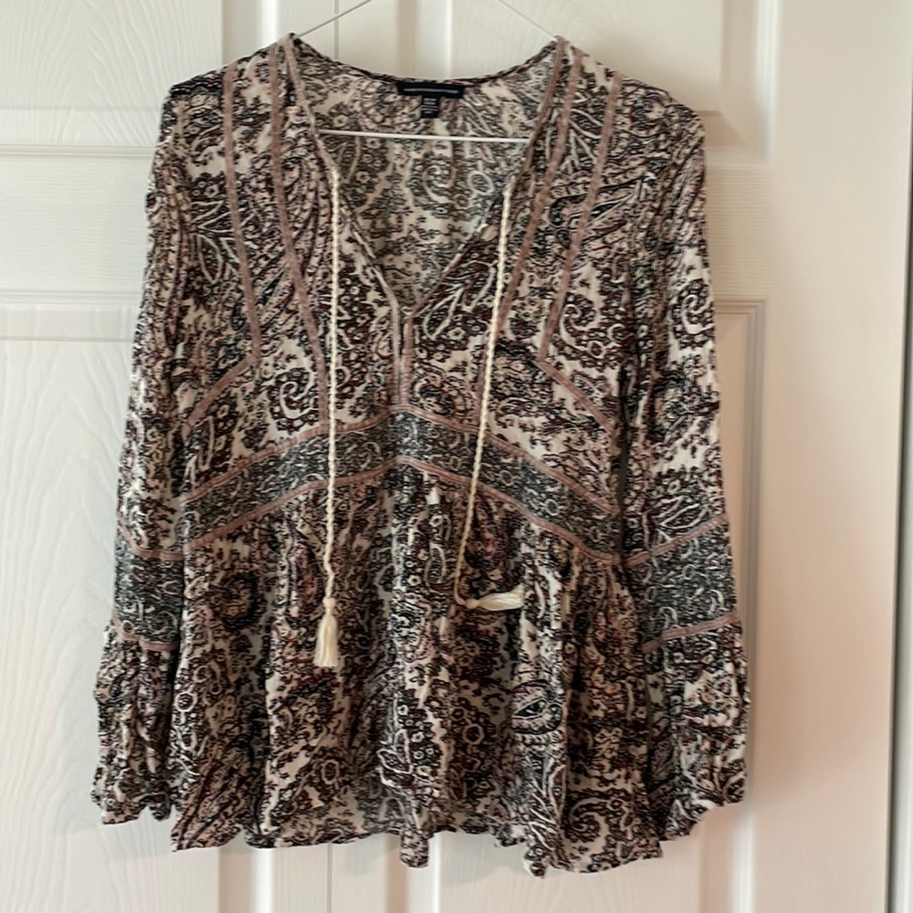 American Eagle bell sleeve shirt